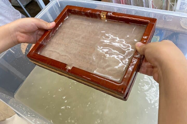Authentic Handmade Washi Paper Making Workshop in Ueno — photo 11