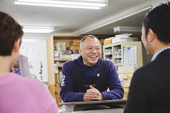 Discover the Skilled Artisan Kiri Wood Inlay Craft with a Guide — photo 2