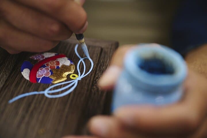 Discover the Skilled Artisan Kiri Wood Inlay Craft with a Guide — photo 8