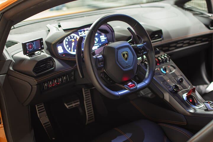 1-Hour Tokyo Tour in Lamborghini Huracan — photo 8