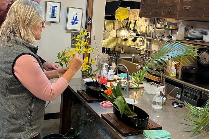 Discover the Art of Ikebana in Tokyo’s Historic Yanaka District — photo 17