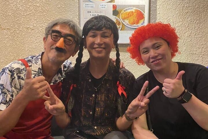 Tokyo Harajuku Night Pub Crawl with Locals – Snack Bars & Karaoke — photo 2