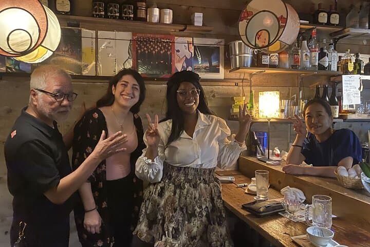 Tokyo Harajuku Night Pub Crawl with Locals – Snack Bars & Karaoke — photo 4