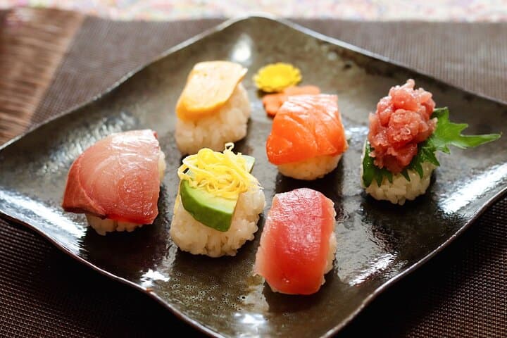 Sushi or Traditional Japanese Cuisine in a Kyoto Home with Emika — photo 8