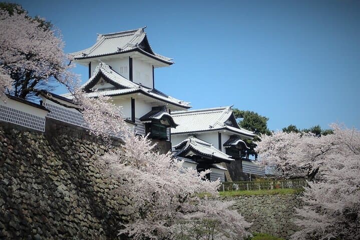Private Tour From Kanazawa Gold Leaf and Sushi Delights — photo 3