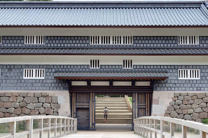 Private Tour From Kanazawa Gold Leaf and Sushi Delights — photo 7