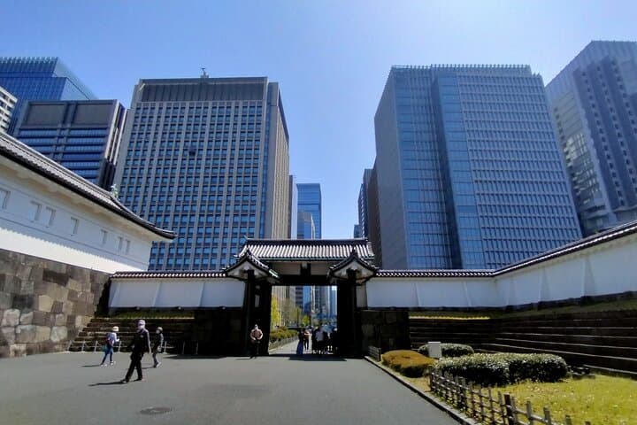 Imperial Palace East Garden and Edo Castle Walking Tour in Tokyo — photo 6