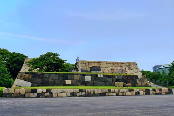 Imperial Palace East Garden and Edo Castle Walking Tour in Tokyo — photo 12