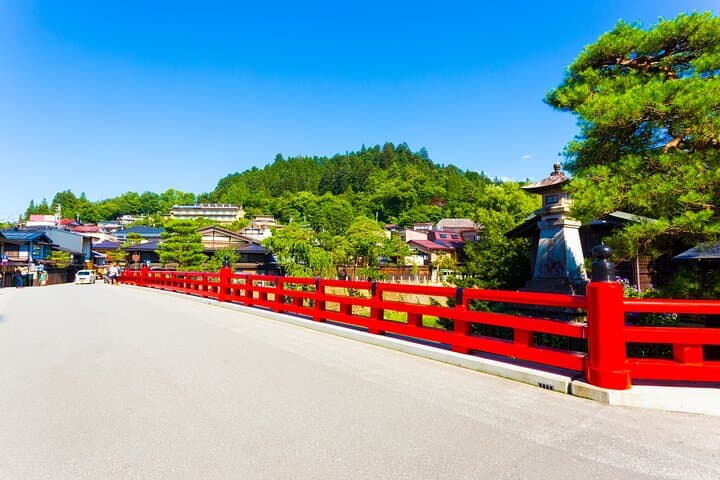 Takayama Temples Private Tour: Tranquil Walks at Higashiyama — photo 4