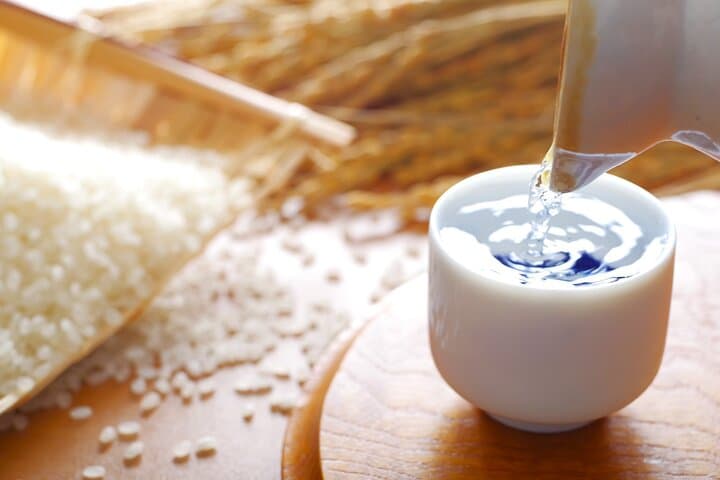 Casual Japanese SAKE tasting and snack experience in Kabukicho — photo 6