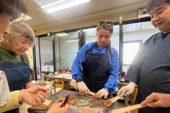 Hiroshima:Private lacquer workshop experience tour(gift included) — photo 10