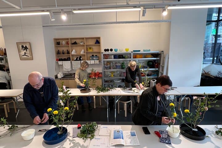Traditional Ikebana Experience in Kyoto (Small Group) — photo 7