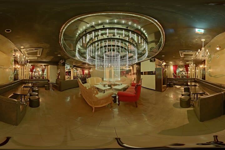 Host Club Experience with English speaker — photo 3