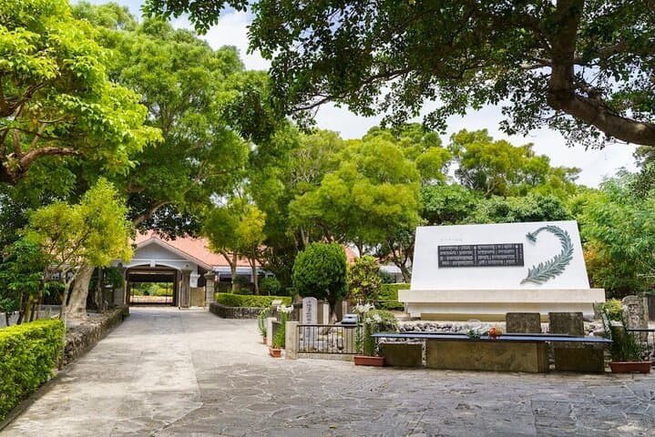 Okinawa World Limestone Cave and War Memorial Sites Day Tour — photo 4