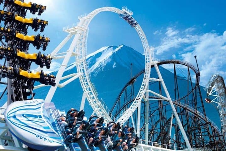 Fuji-Q Highland Amusement Park Private Tour with English Driver — photo 1