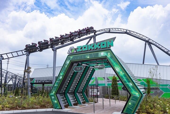 Fuji-Q Highland Amusement Park Private Tour with English Driver — photo 3