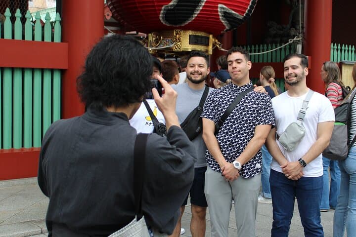 Tokyo: Asakusa Walking Tour with Japanese Comedian — photo 4