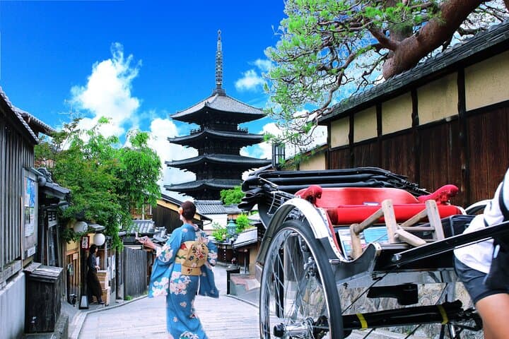 Gion and Kiyomizu Temple Tour to enjoy Kyoto in a short time — photo 1