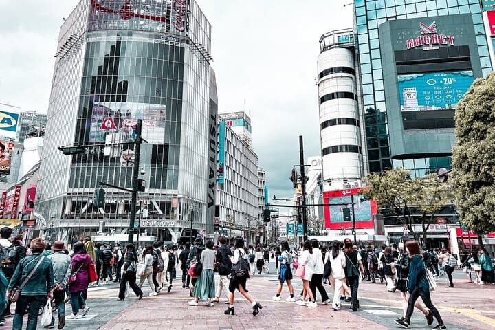 Tokyo Shibuya Crossing & Hidden Streets Walking Tour — photo 12