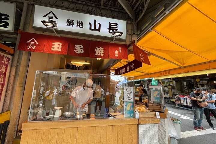 Tsukiji Outer Market Tour with Unlimited Sake Tastings — photo 4