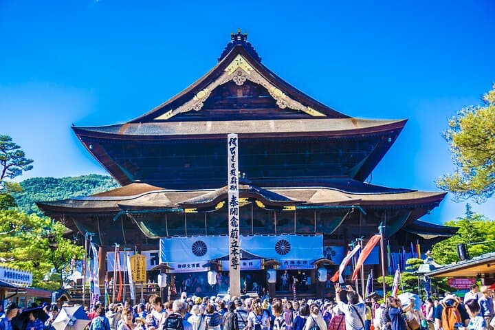 Full Day Nagano Tour Jigokudani Park And Zenkuji Temple — photo 5