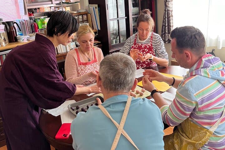 Let's make Wagashi at private home in Yokohama, suburban Tokyo — photo 12