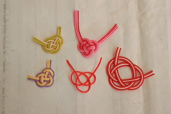 Romantic Mizuhiki Knot and Omikuji Washi Charm Workshop in Tokyo — photo 3