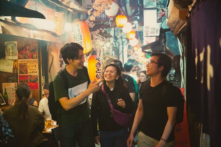 Shinjuku Izakaya and Golden Gai Bar Hopping Tour — photo 2