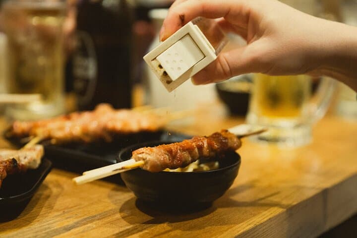 Shinjuku Izakaya and Golden Gai Bar Hopping Tour — photo 9
