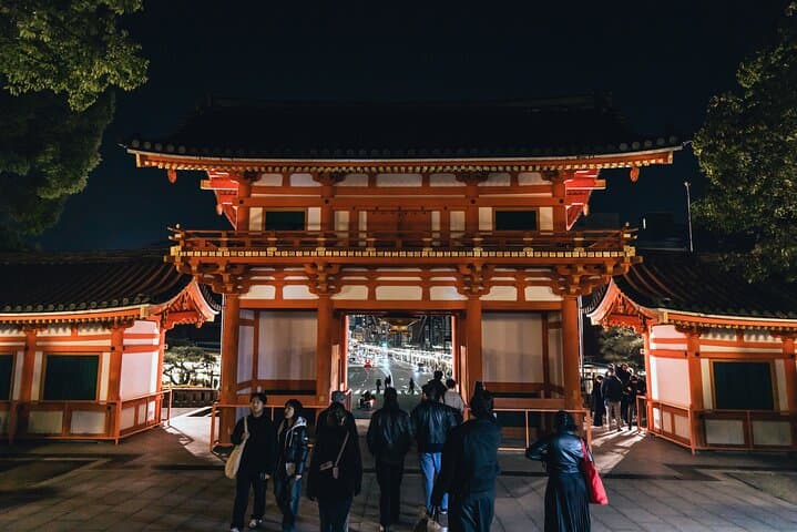 Gion Night Walking Tour — photo 18