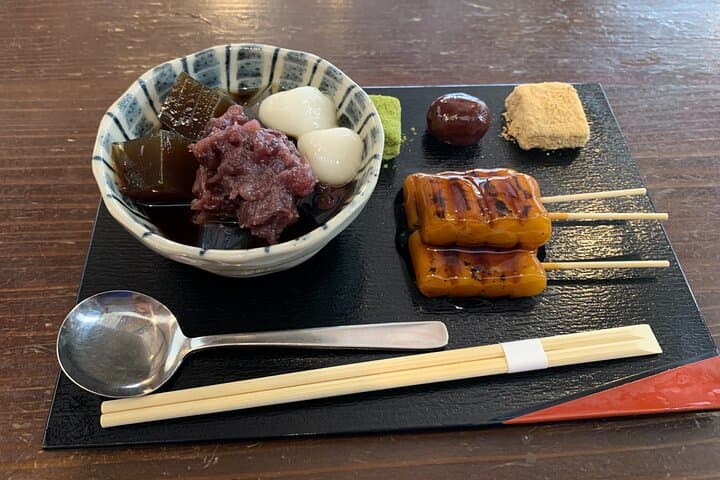 Kyoto Sweets and Green Tea Making and Town Walk. — photo 6