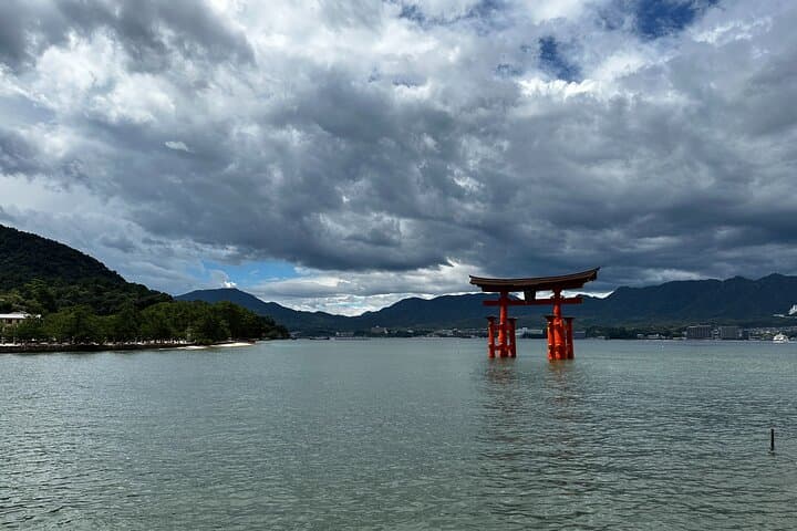 Hiroshima & Miyajima All-Inclusive Tour w/Licensed guide Pancho — photo 12