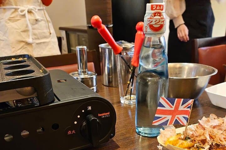 Experience Cooking Takoyaki in its Birthplace, Osaka — photo 8
