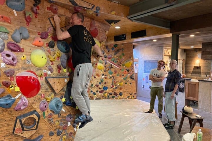 Bouldering, Sake and Food, Local Gem Hiroshima Evening Tour — photo 6
