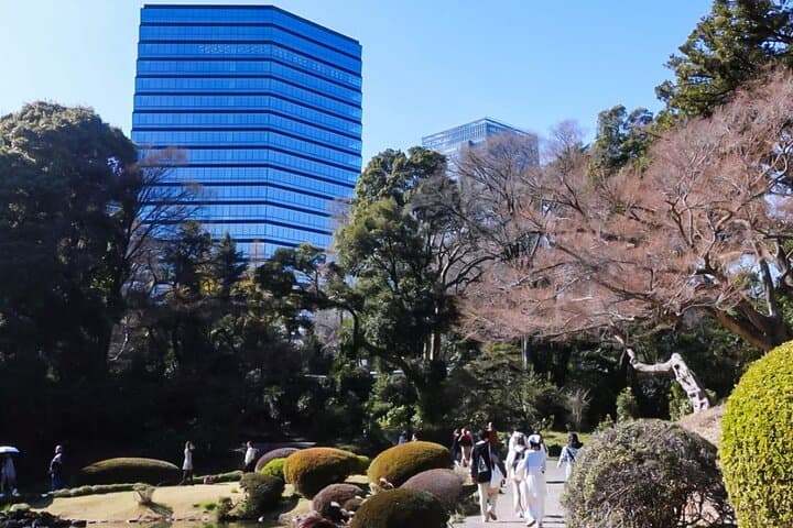 Private Tokyo Shinjuku Bus Tour with Licensed Guide — photo 17