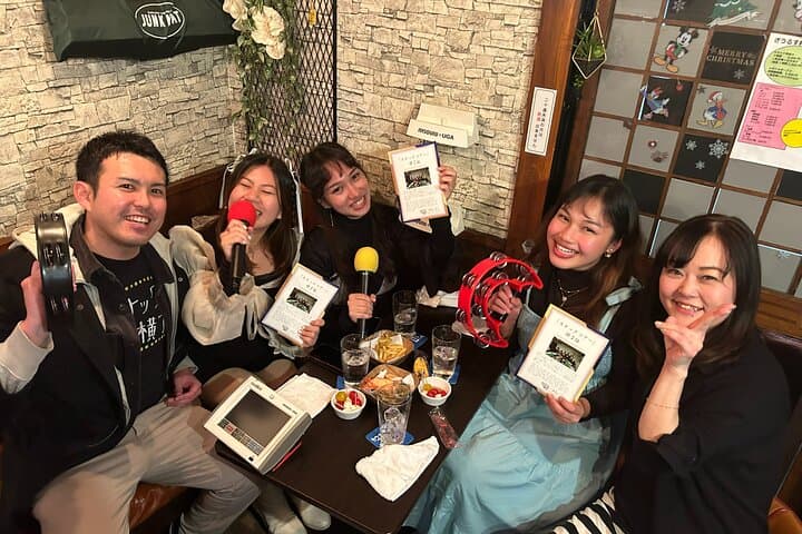 Tokyo Shinbashi Night Tour: Local Guide & Drinks at Snack Bars — photo 3