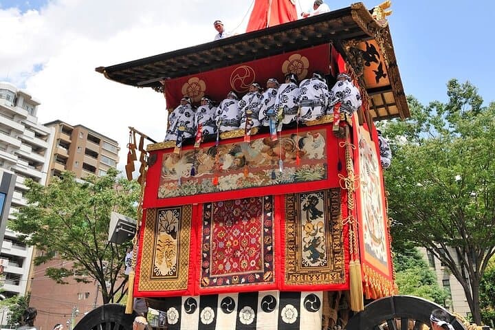 Kyoto Gion Festival, Historic Canals and Outlet Shopping Bus Tour — photo 6