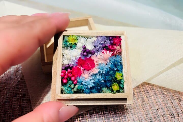 Experience Crafting a Flower Adorned Miniature Japanese Garden — photo 18