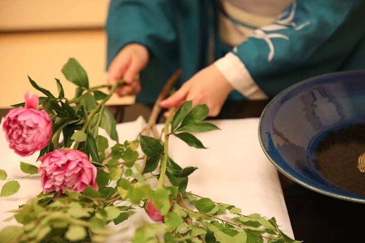 Luxury Ikebana Experience – Create Your Own Japanese Flower Art — photo 6