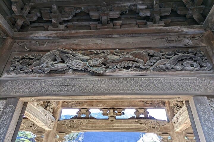 From Kanazawa: Shirakawa-go, Gokayama and Wood Carving Village — photo 5