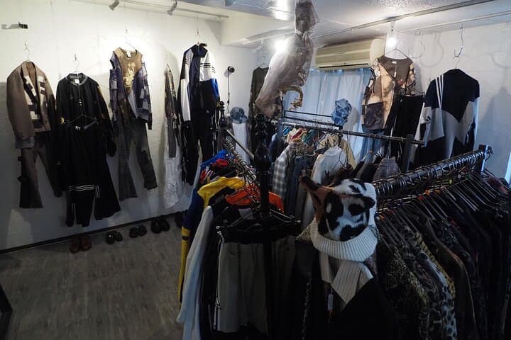 Tokyo Vintage Shopping and Local Food Experience in Shimokitazawa — photo 2