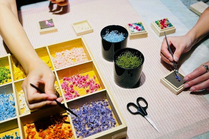 Experience Crafting a Flower Adorned Miniature Japanese Garden — photo 8
