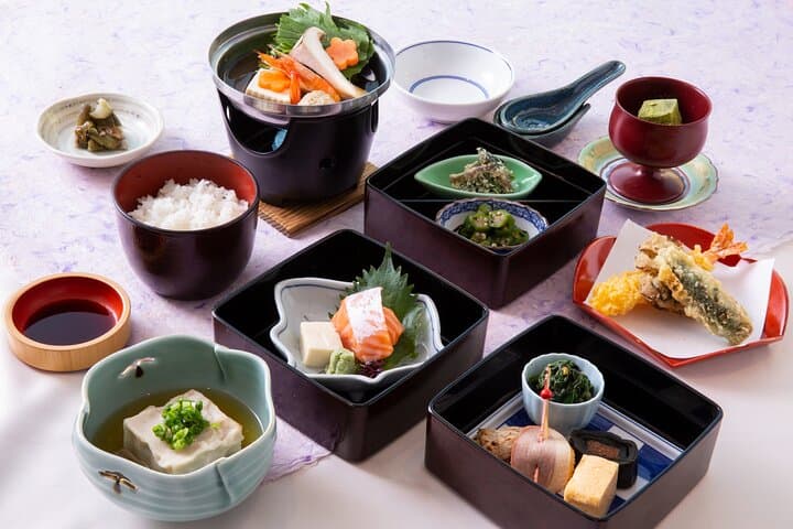 Maiko Night Performance with Kaiseki-style Kyoto cuisine Dinner — photo 2