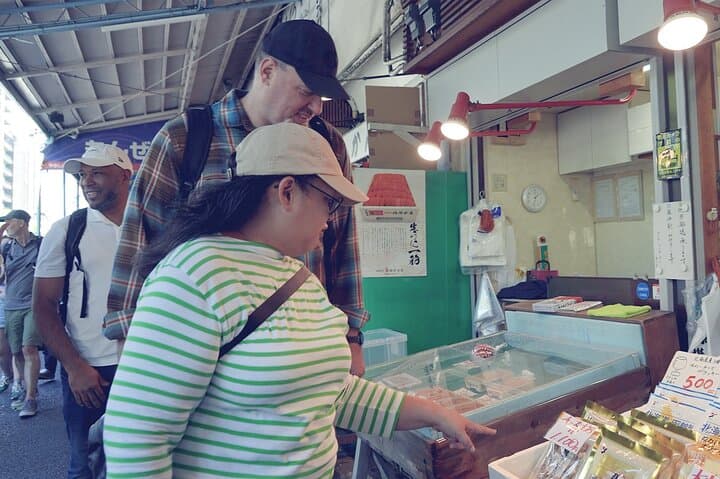 Tokyo Tsukiji Fish Market Food&Culture Walking Tour With a LOCAL! — photo 6
