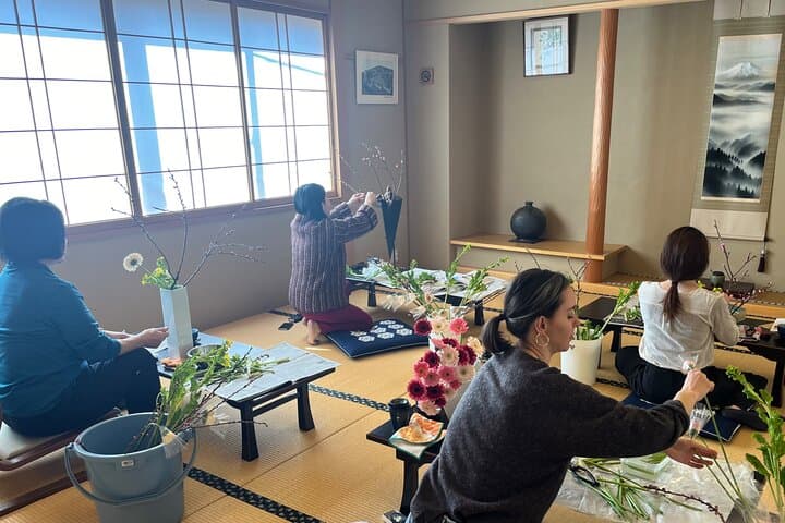 2 Hours Flower Arranging Ikebana Class Temple Tokyo Ota-ku — photo 4