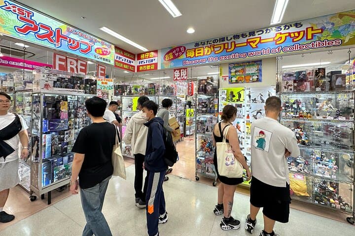 Private Akihabara Retro Tokyo Anime Game Maid Cafe Tour w/ pickup — photo 2