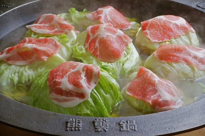 Kagoshima Hot-Pot Dining and Traditional Satsuma Dance Evening