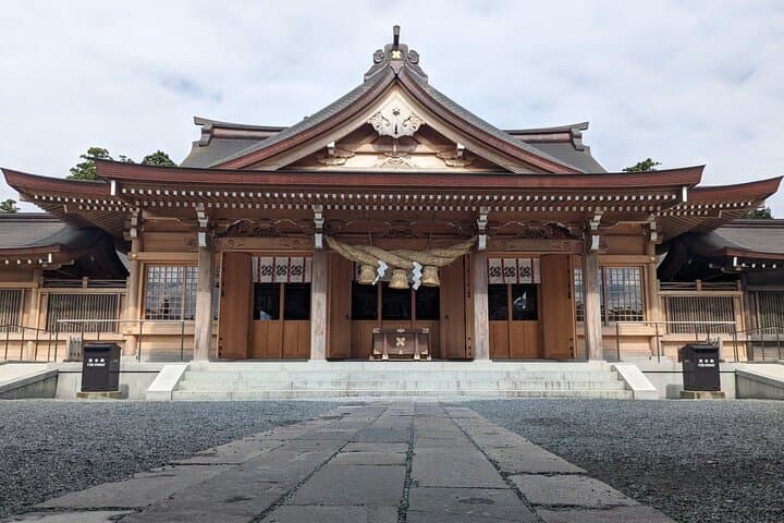 Private guided tour: Mt. Aso volcano, grasslands, Aso Shrine — photo 4