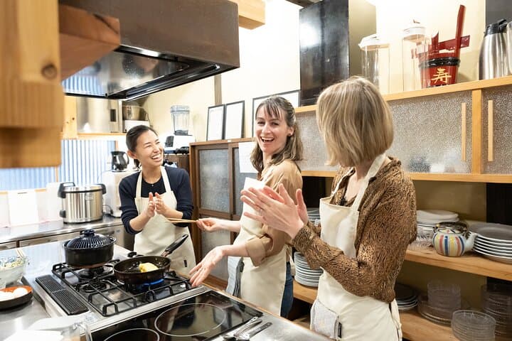 Cooking Class for Ramen and Gyoza in a Quiet Old Osaka House — photo 3