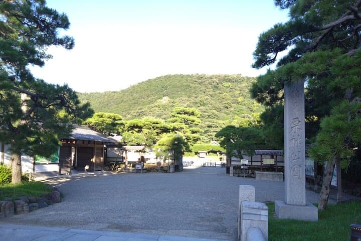 Essence of Takamatsu: Udon, Gardens, and Local Charm — photo 10